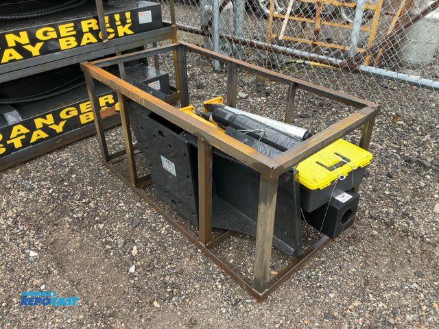 Lot 2-44542 - New CFG Industry SSHH680 Skid Steer Hydraulic Hammer Quick Attach Hydraulic Powered