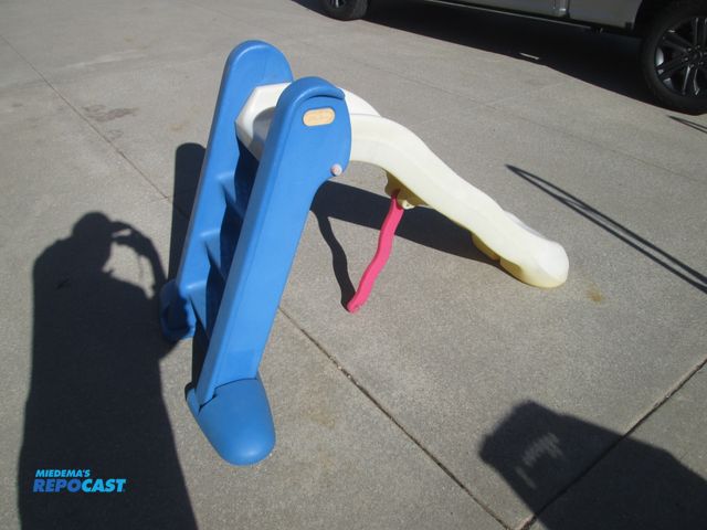 Lot 2-56961 - Little Tikes Swimming pool Slide - approx. 39"h