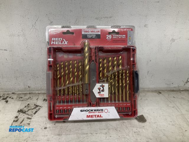 Lot 2-25731 - Milwaukee  Red Helix  29pc titanium drill set