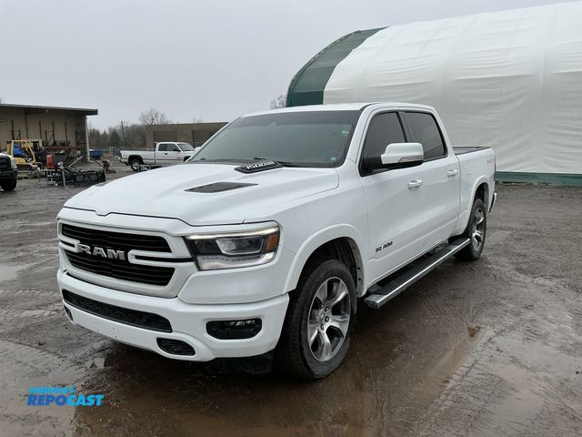 Lot 2-41538 - 2022 Ram 1500 Laramie Crew Cab SWB 4WD Crew Cab Short Box Pickup Truck 4x4