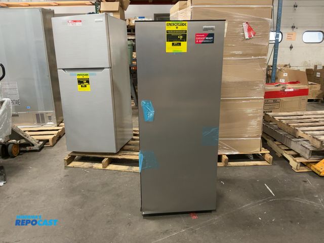 Lot 2-74012 - Frigidaire EFRF1007-SS-6COM Upright Freezer
