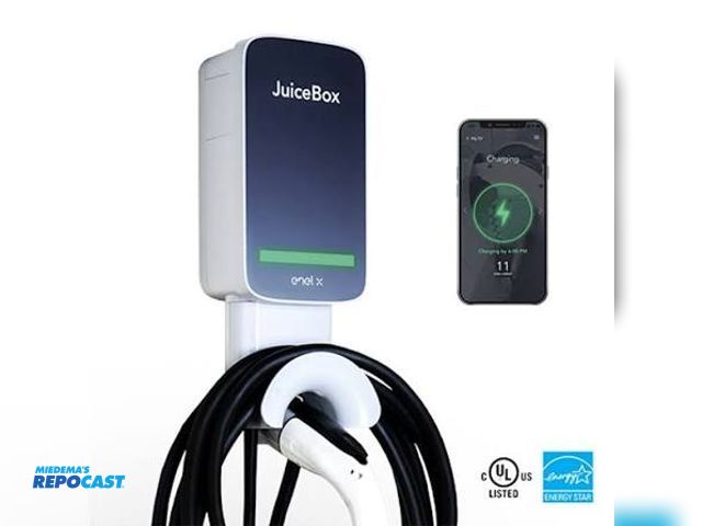 Lot 2-32404 - New Enel X Model JuiceBox Pro 32A EV Charging Station.
