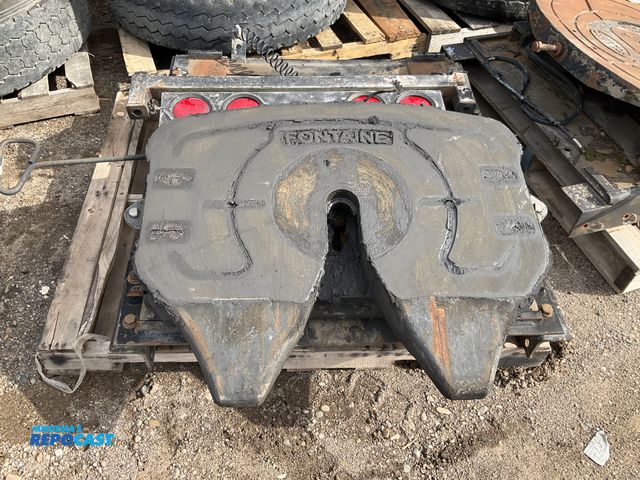 Lot 2-27500 - Fontaine 5th Wheel Plate