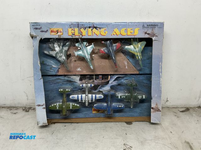 Lot 2-93355 - Maisto Flying Aces (8) Airplane Models, In Packaging