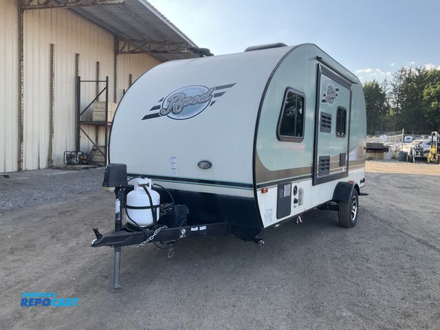 Lot 2-70522 - 2016 R-Pod RP180 Camper Travel Trailer