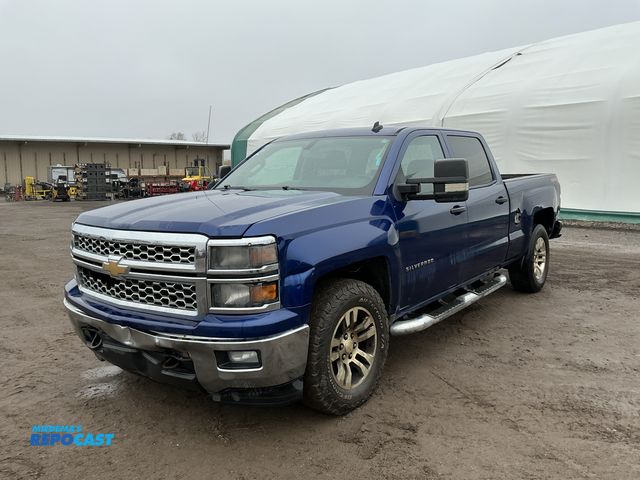 Lot 2-40921 - 2014 Chevrolet Silverado 1500 1LT Crew Cab Long Box 4WD Crew Cab Long Box Pickup Truck 4x4