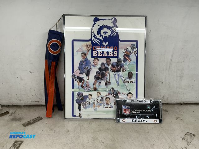 Lot 2-69091 - vintage 1985 Chicago bears original poster framed with Mike ditka / Walter Payton and others include...
