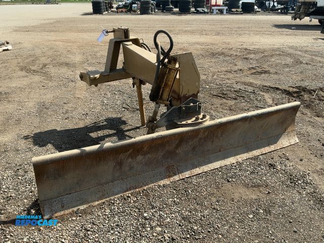 Lot 2-30105 - Land Pride 45-108 9' 3-point Back Blade, Hydraulic Blade Tilt, Manual Angle Adjustment, one of the e...