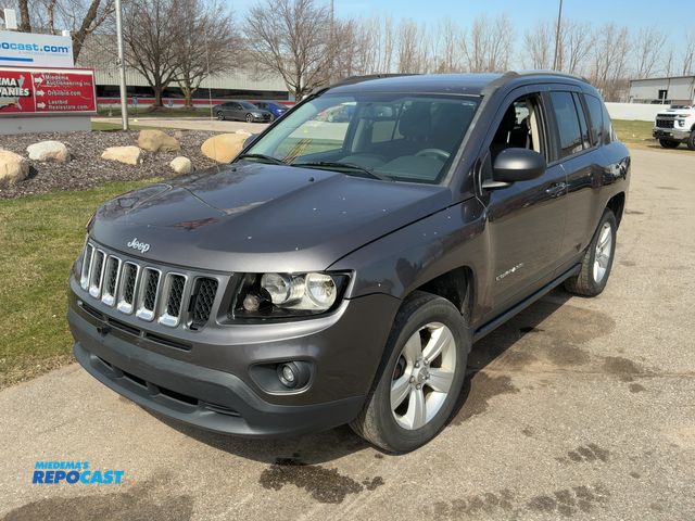 Lot 2-43616 - 2016 Jeep Compass Sport 4WD SUV 4x4