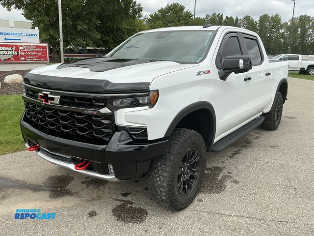 Lot 2-41194 - 2023 Chevrolet Silverado 1500 ZR2 Crew Cab Pickup Truck 4x4