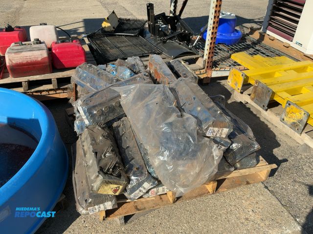 Lot 2-76292 - Skid lot of Various Brand and Sizes Re-manufactured Cylinder Heads
