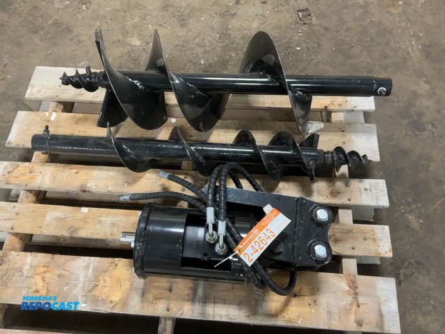 Lot 2-42643 - New SDLANCH Hydraulic Auger Attachment for Chinese Mini Excavators, 1-1/4” round drive, has hydrauli...