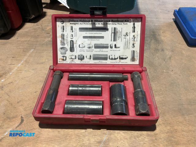 Lot 2-15284 - MAC LT-4000C Deluxe Hubcap &amp; Wheel Lock Removal Kit