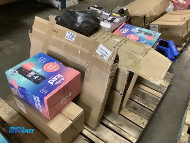 Lot 2-93517 - Skid lot of (8) 2 Mr coffee ice+hot coffee machines, 1 large pack if white black and gold wrapping t...