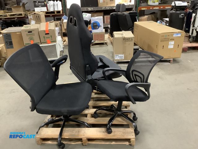 Lot 2-92528 - Lot of (3) black swivel adjustable Chairs with arm rests **one arm rest is broken**
 **one wheel bro...