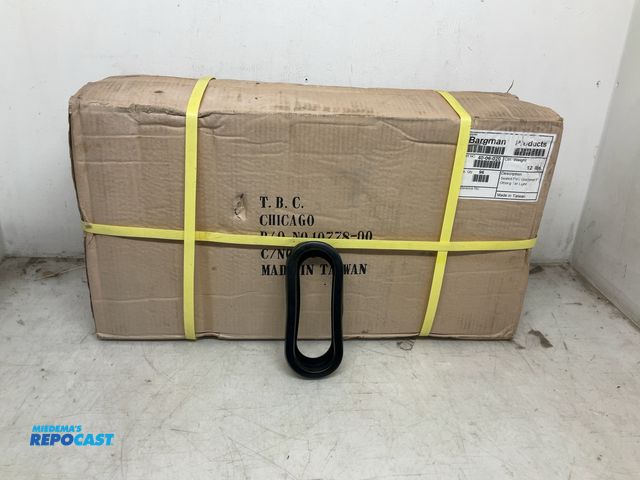 Lot 2-74653 - Box of 96 New Bargman 6” Sealed PVC Oblong Grommets