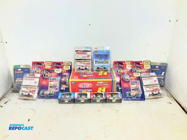Lot 2-96281 - Revel collection DUPONT 1:24 scale 24 Jeff Gordon  diecast replica, (10) Winner’s Circle Jeff Gordon...