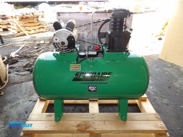 Lot 2-53937 - Speedaire Electric air Compressoг 2 HP
1 'Stage, horizontal, 30 gallon, 4.9 CFM 135 psi, #4B234