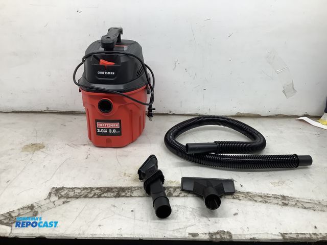 Lot 2-91013 - Craftsman 3 gallon wet / dry vacuum 3HP CMXEVXA18910P-3