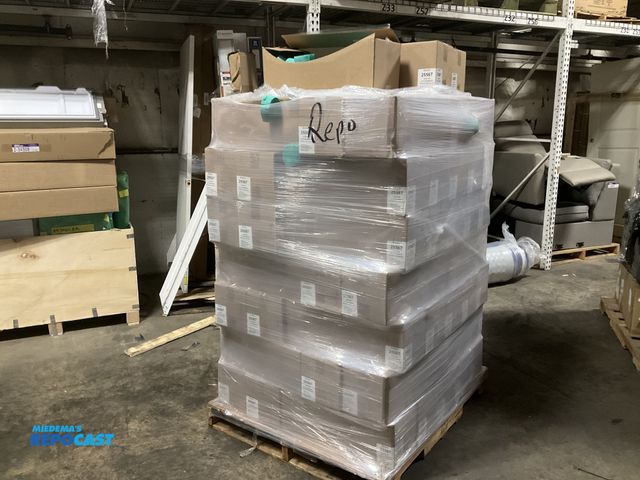 Lot 2-93916 - Skid lot of Ennvo 70’ Party Streamers, Seafoam Color