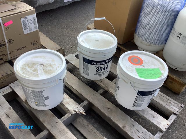 Repocast.com - Lot 2-25091 - (3) Buckets of UnderFlor 3044 Wet-Set ...