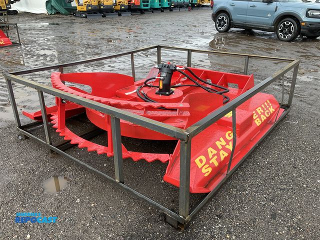 Lot 2-44565 - New Topcat HDRC-81 Rotary Brush Cutter Quick Attach Hydraulic Powered