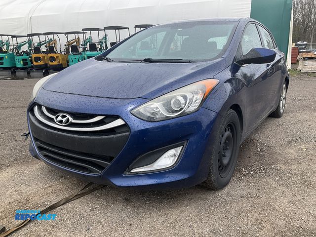 Lot 2-70373 - 2013 Hyundai Elantra GT GT SUV FWD