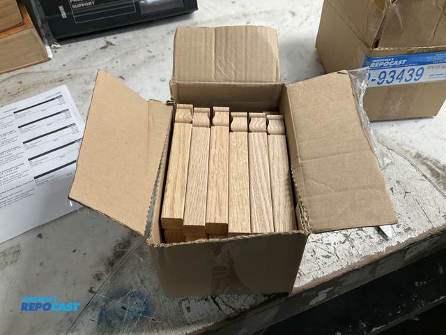 Lot 2-93440 - New Unfinished red oak baseboard inside corner trim blocks, 7/8” x 7/8” x 6 3/4”