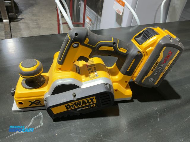 Lot 2-53628 - DeWalt DCP580 Brushless Planer(DOBSON)