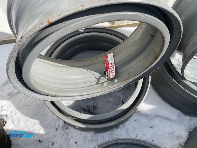 Lot 2-72669 - 2 Refurbished 22.5 Dayton rims.