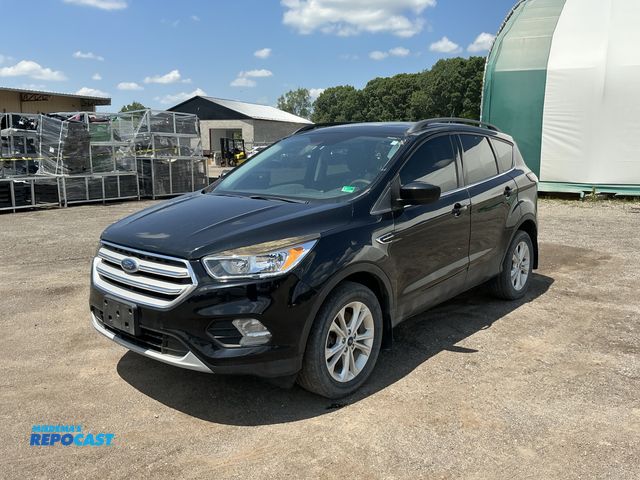 Lot 2-10230 - 2018 Ford Escape SE 4WD SUV 4x4