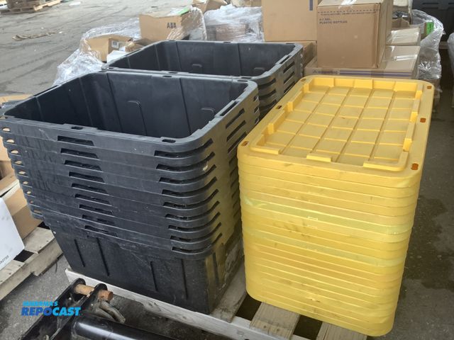 Lot 2-27928 - Lot of (20) - Black 27 Gallon Totes with lids. 28" L x 19" W x 15"H  USED Condition