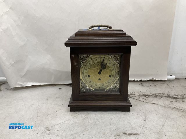 Lot 2-99369 - Wind-up charter clock