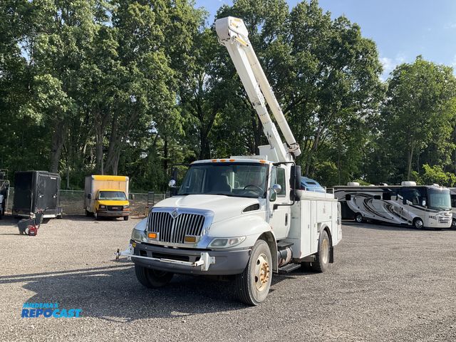 Lot 2-90539 - 2007 International 4200 Boom Truck