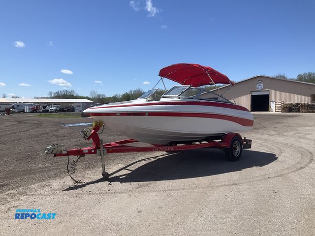 Lot 2-21216 - 2007 Crownline 180 Bow Rider 18 ft Open Bow