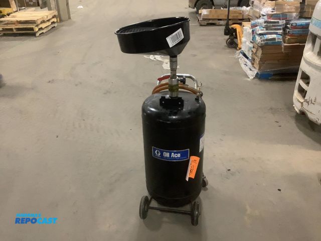 Lot 2-93659 - Graco Oil Ace Oil Evacuation System with Control Tower