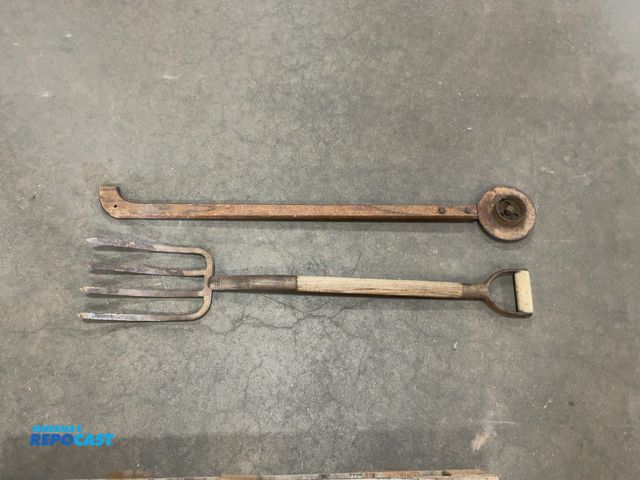 Lot 2-33086 - Lot of (2) Garden tools including a fork and a vintage edger