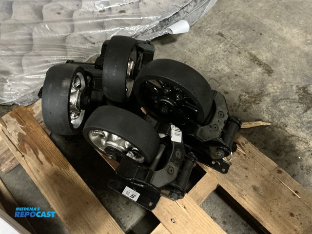 Lot 2-74971 - (4) Snap-On black 6” wheel casters