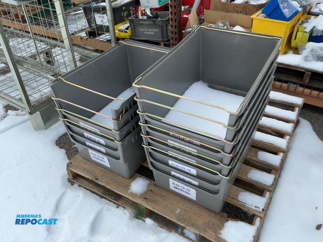 Lot 2-19619 - Lot of (10) Plastic Storage Bins/Containers