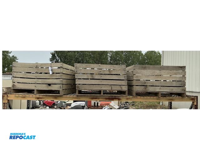 Lot 2-11486 - 2-1/2 skids/crates of reservoir tanks