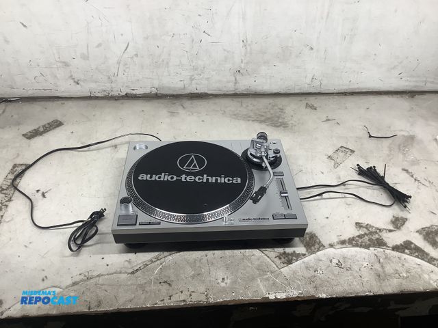 Lot 2-24393 - audio technica-turntable AT-LP120-USB