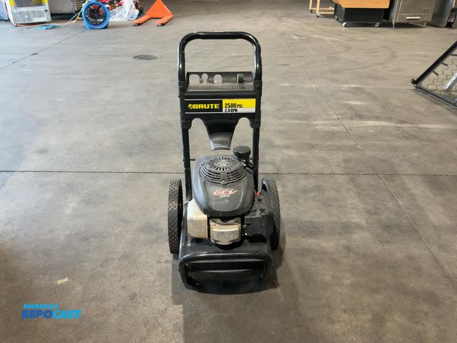 Lot 2-15301 - BRUTE 2500 PSI 2.0 GPM Gas Power-washer