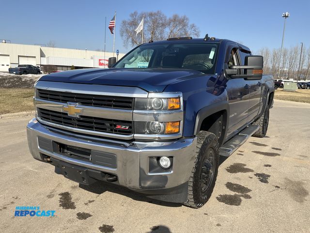 Lot 2-94439 - 2015 Chevrolet Silverado 2500 LT Crew Cab Standard Box Pickup Truck 4x4