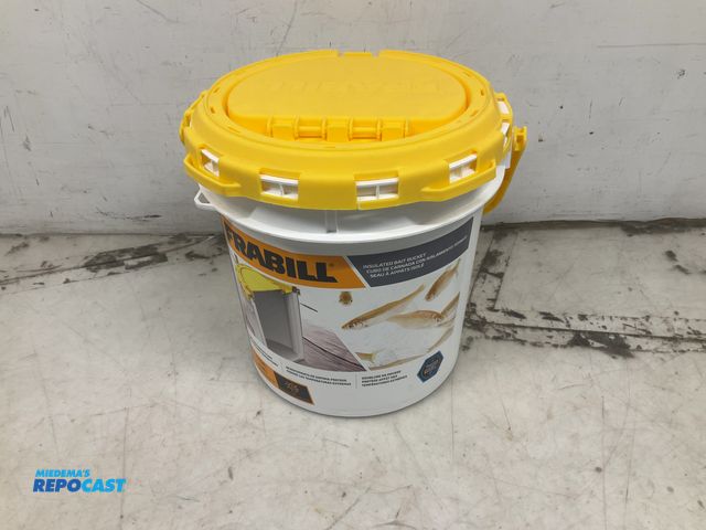 Lot 2-96365 - Frabill 1.3 gallon insulated bait bucket