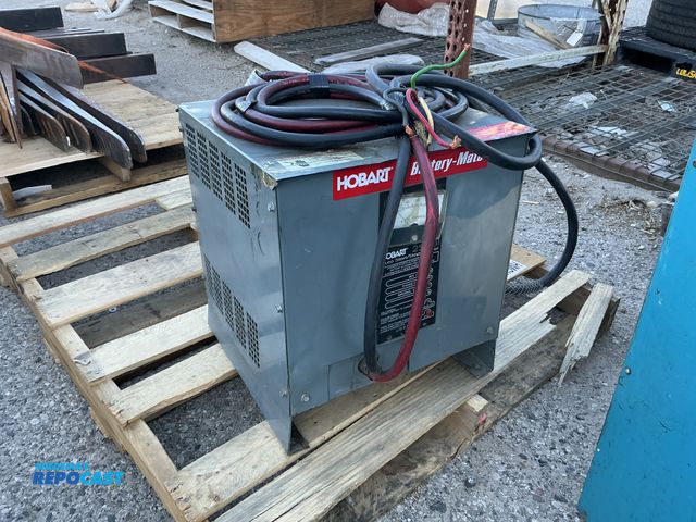 Lot 2-38390 - HOBART 250CII Auto Start/Stop Control Forklift Battery