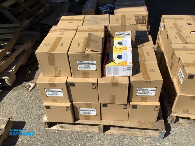Lot 2-33092 - Skid lot of Sylvania 5/6” quad LED recessed kits
