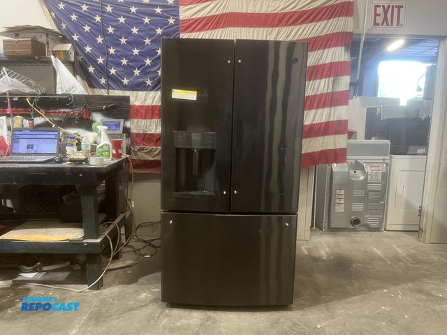 Lot 2-59388 - GE french door Refrigerator/Freezer indoor ice and water
twin chill
climate zone
adjustable door bin...