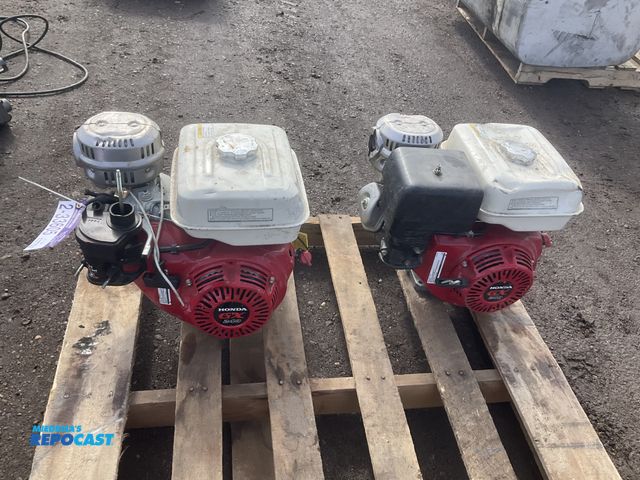 Lot 2-33605 - (2) Honda GX240 gas engines for parts or repair