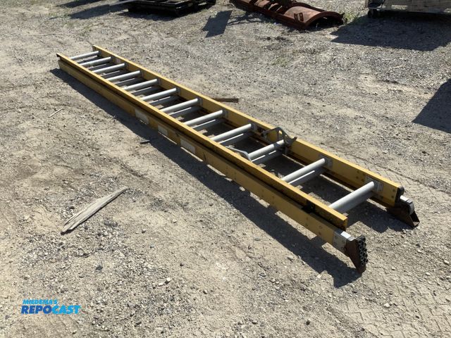 Lot 2-99288 - 24' HD Extension Ladder