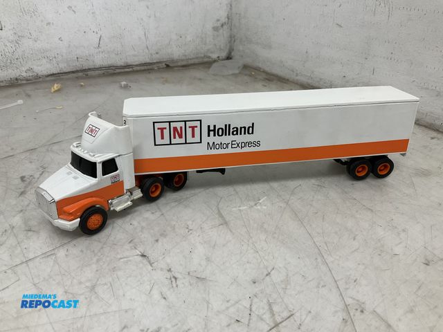 Lot 2-92048 - New Die cast TNT Hollander motor Express model
